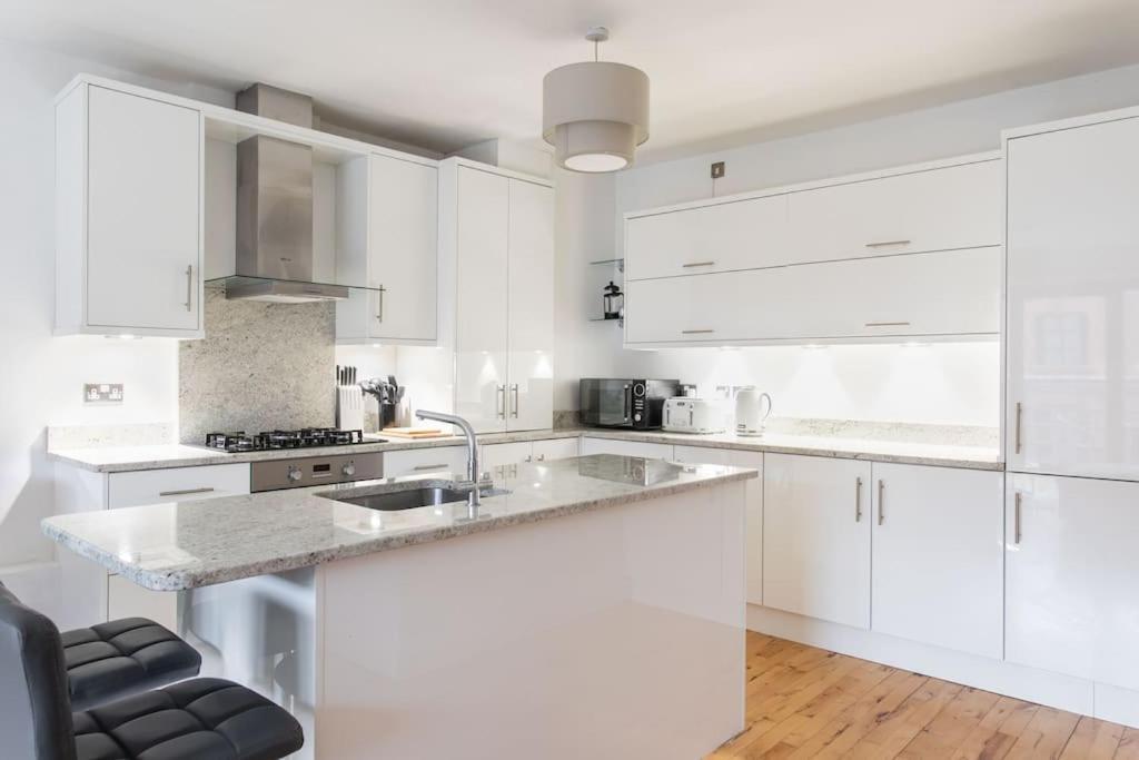 Best City Centre Luxurious Home Free Parking Belfast Zewnętrze zdjęcie